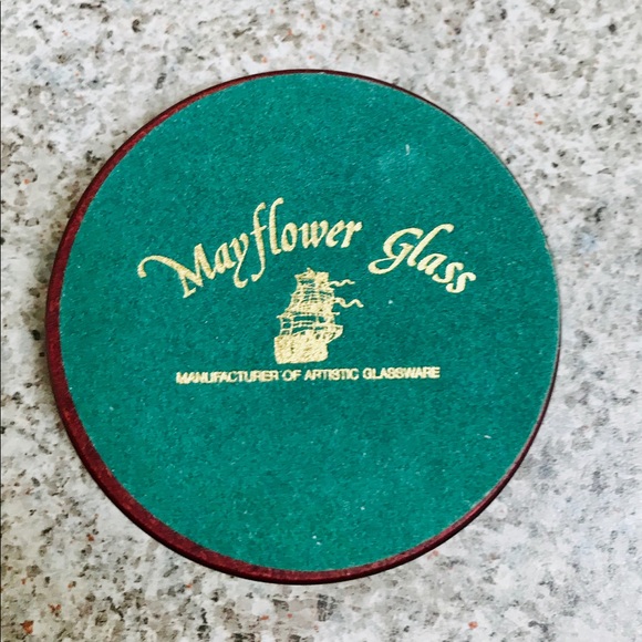 Mayflower glass pine cone - Picture 4 of 4